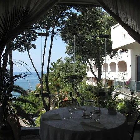 Grand Hotel De Rose-2