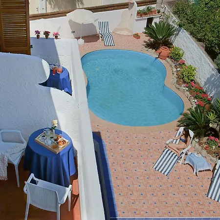 Iris Hotel-3