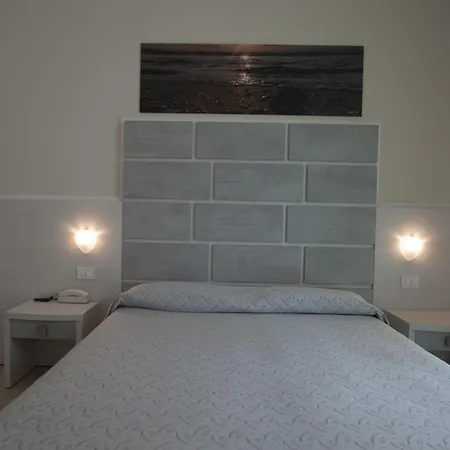 Hotel Boccaccio-free parking--3