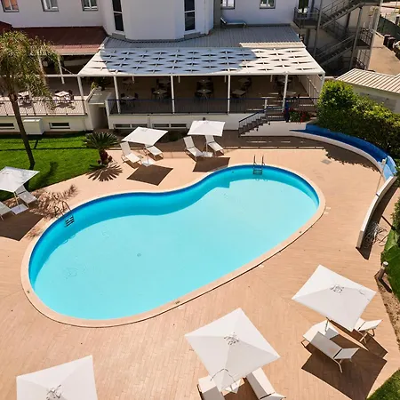 Ticho'S Greenblu Hotel-3
