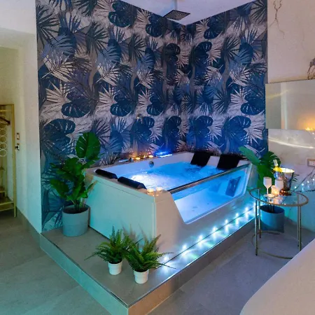 MAZZINI LUXURY JACUZZY SUITE Catania-2