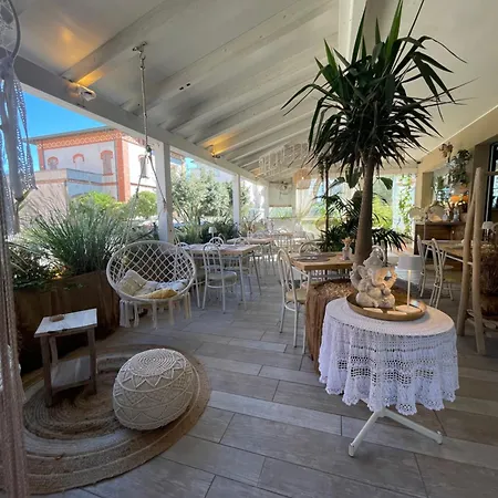 Americana Beach House-2