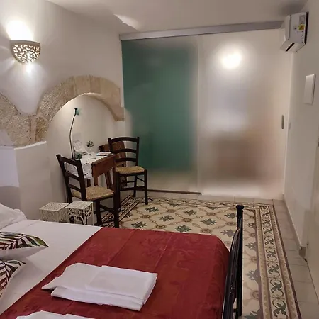 Palazzo Acquaviva-2
