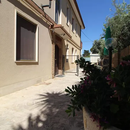 Acquacorrente Rooms - a due passi dal mare-3