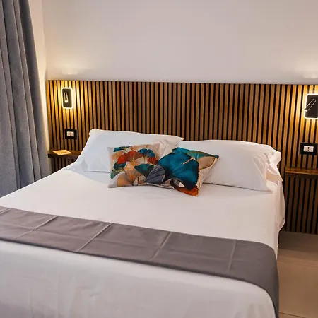 Humboldt Luxury Rooms Taormina-3