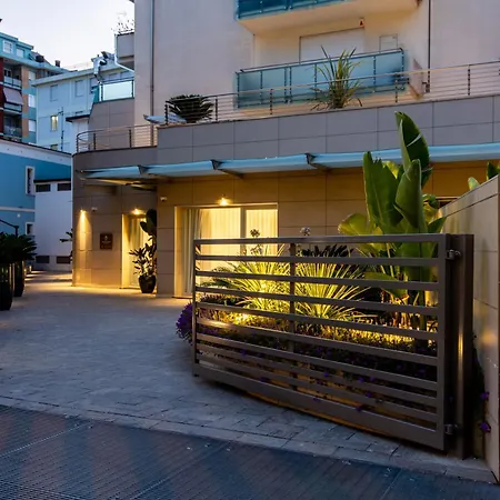 Marina Suite Apartments-3