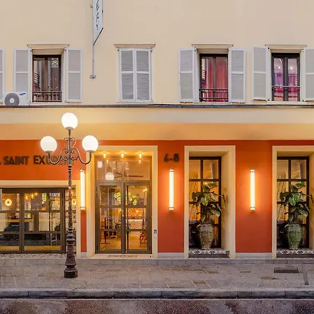 Villa Saint Exupery Beach Hostel-2