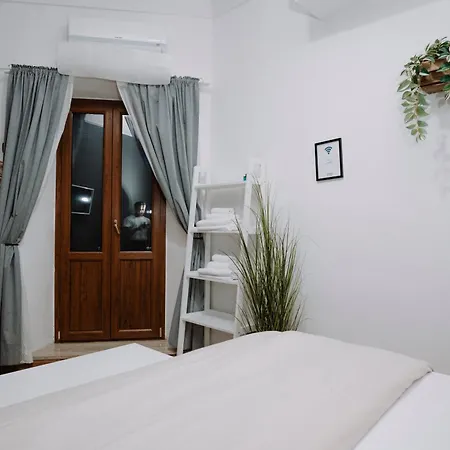 Bonne Nuit Terracina-2