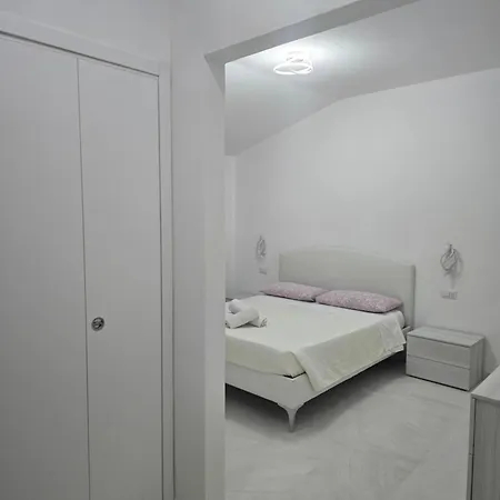 Guest House Tra Rocce E Mare-2