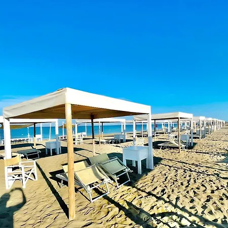 Regina Beach Holiday Apartments-2