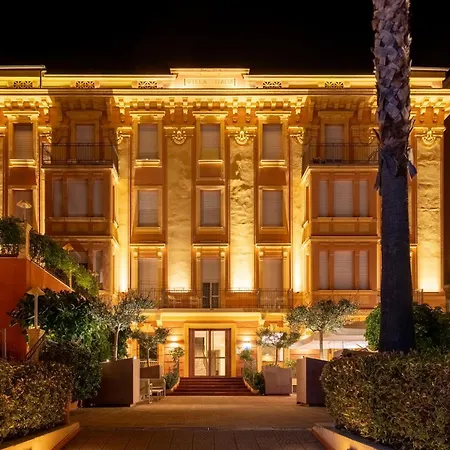 Hotel Careni Villa Italia-3