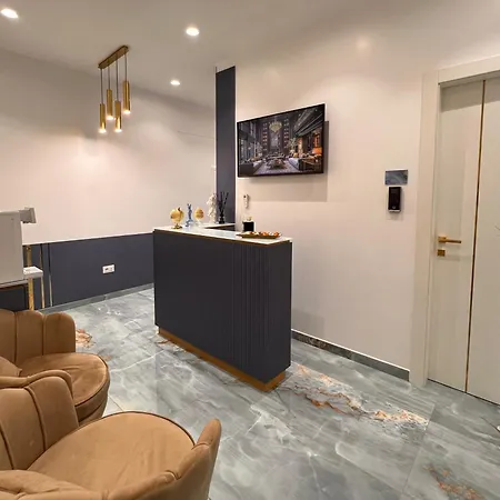 Suite 14-2