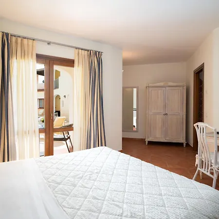 Hotel Monti Di Mola-2