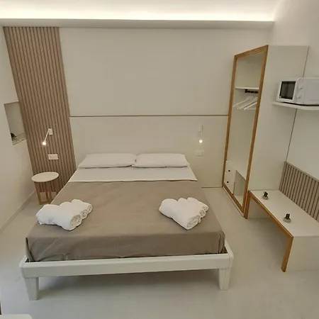 Diamond Rooms Tropea-3