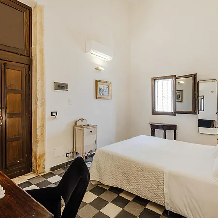 Lakkios Charming Suites And Rooms-3
