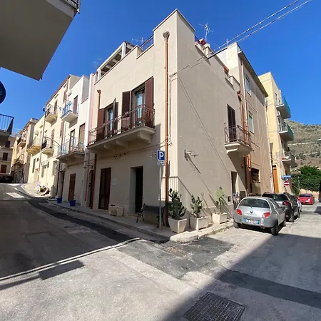 Via Siracusa 5-3