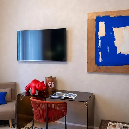 Reverse Art Hotel-2