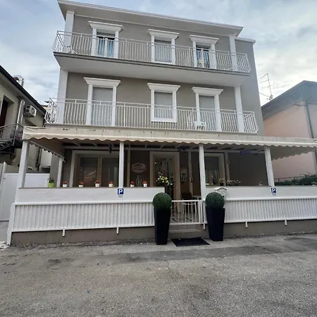 Hotel Eriale Nuova Gestione-3