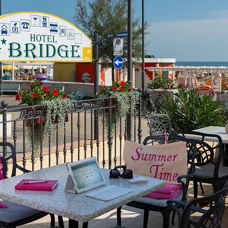 Hotel Bridge-3