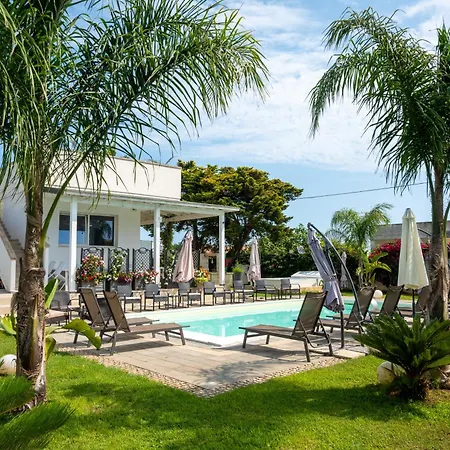 Villa Leonardo San Foca - Room, Pool & Restaurant-3