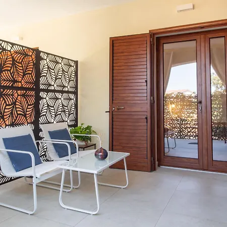 Ambra Holiday Rooms - Rooms & Beach-2
