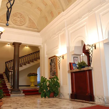 Hotel De La Ville-3