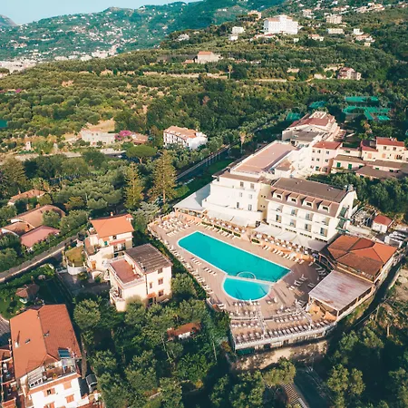 Grand Hotel Vesuvio-2