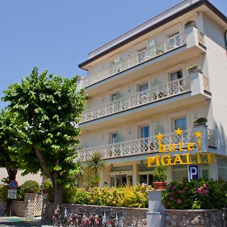 Hotel Pigalle-2