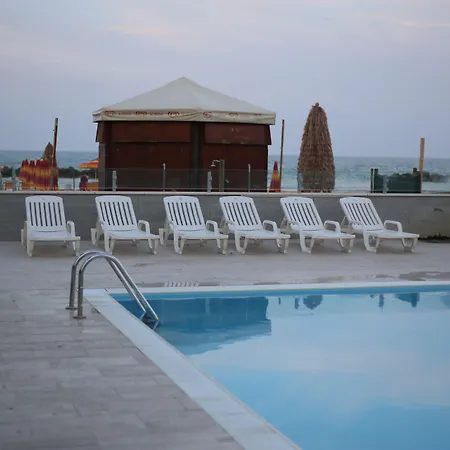 Sea Lion Hotel-2