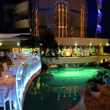 Hotel Waldorf- Premier Resort-3