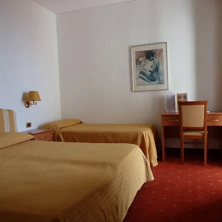 Hotel Ariston Montecarlo-2