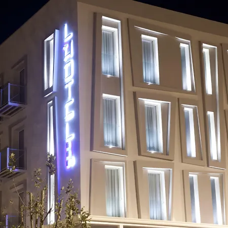 L'Hotel-3