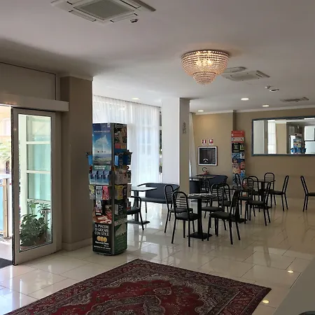 Hotel Boom-2