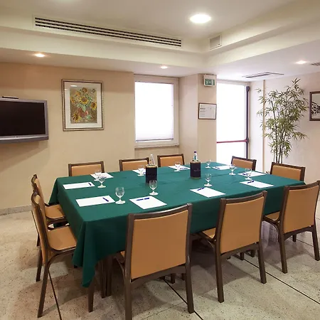 Palace Hotel Civitanova - stazione, centro città e mare-3