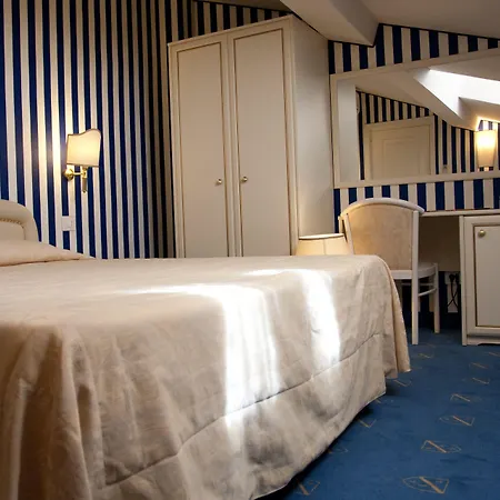Hotel Navy-3