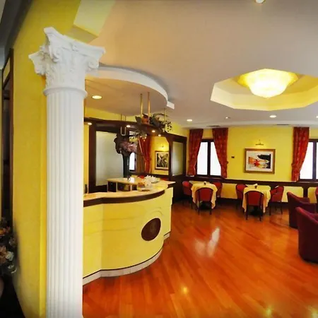 Hotel Regent - In pieno Centro-3