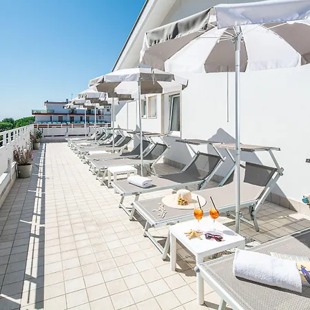 Hotel Pigalle-3