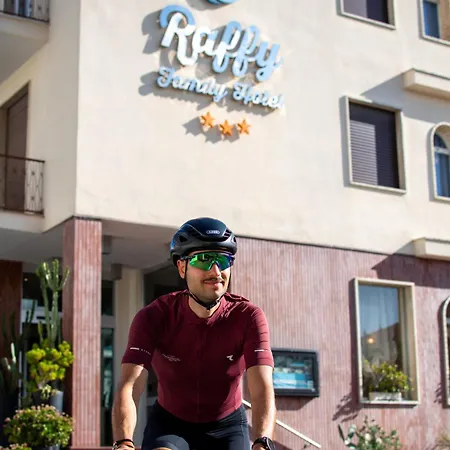 Raffy Family & Bike Hotel-3