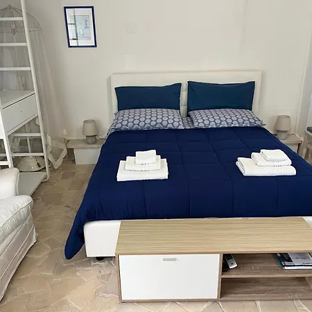 B&B Villa Mediterranea With Private Parking-3