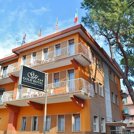 Gold Hotel-3