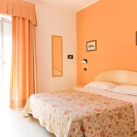 Hotel Saint Tropez - Pineto-3