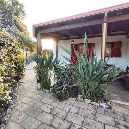 Villa Pizzomunno a Vieste con accesso diretto alla Spiaggia di Pizzomunno-3