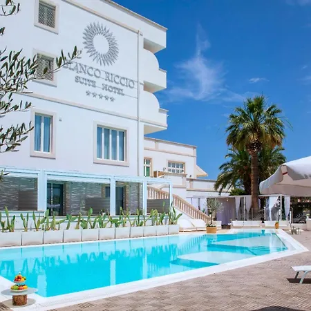 Bianco Riccio Suite Hotel-2