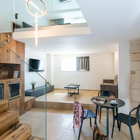 Re Dionisio Luxury Suites-2
