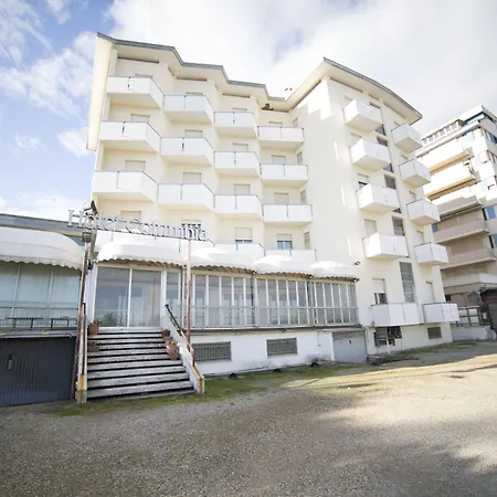 Hotel Columbia Frontemare-3