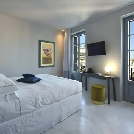 Boutique Hotel De La Ville-2