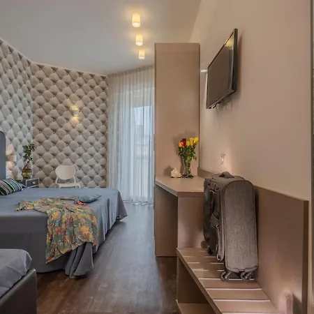 Hotel 2000-3