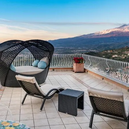 Villa Le Terrazze Charming Rooms-3