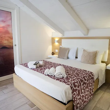 B&B Island Tropea -Sea View Rooms & Suites--3