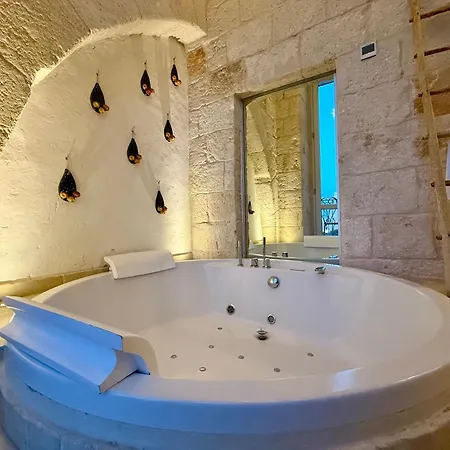 Vittorio Emanuele Charming Suites-3